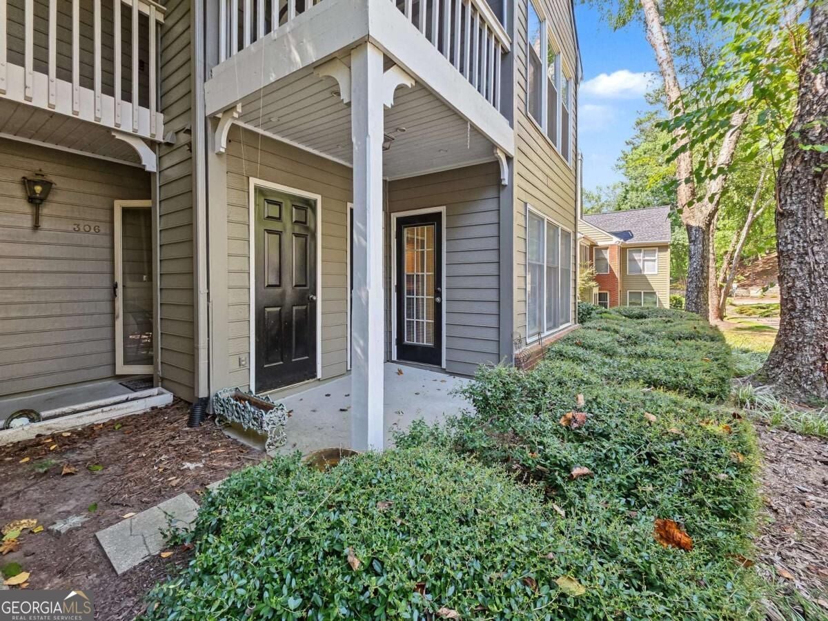 306 Bainbridge DR