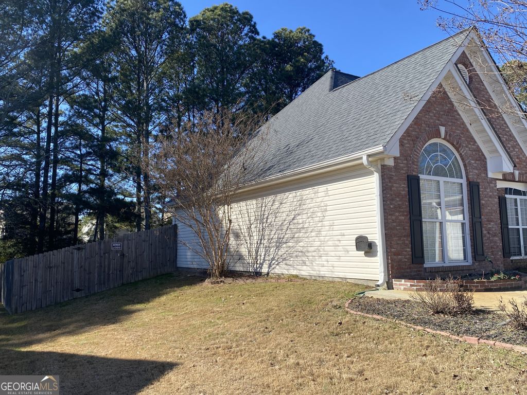 Photo of 2935 Meadow Gate Way, Loganville, GA 30052 (MLS # 10673058)