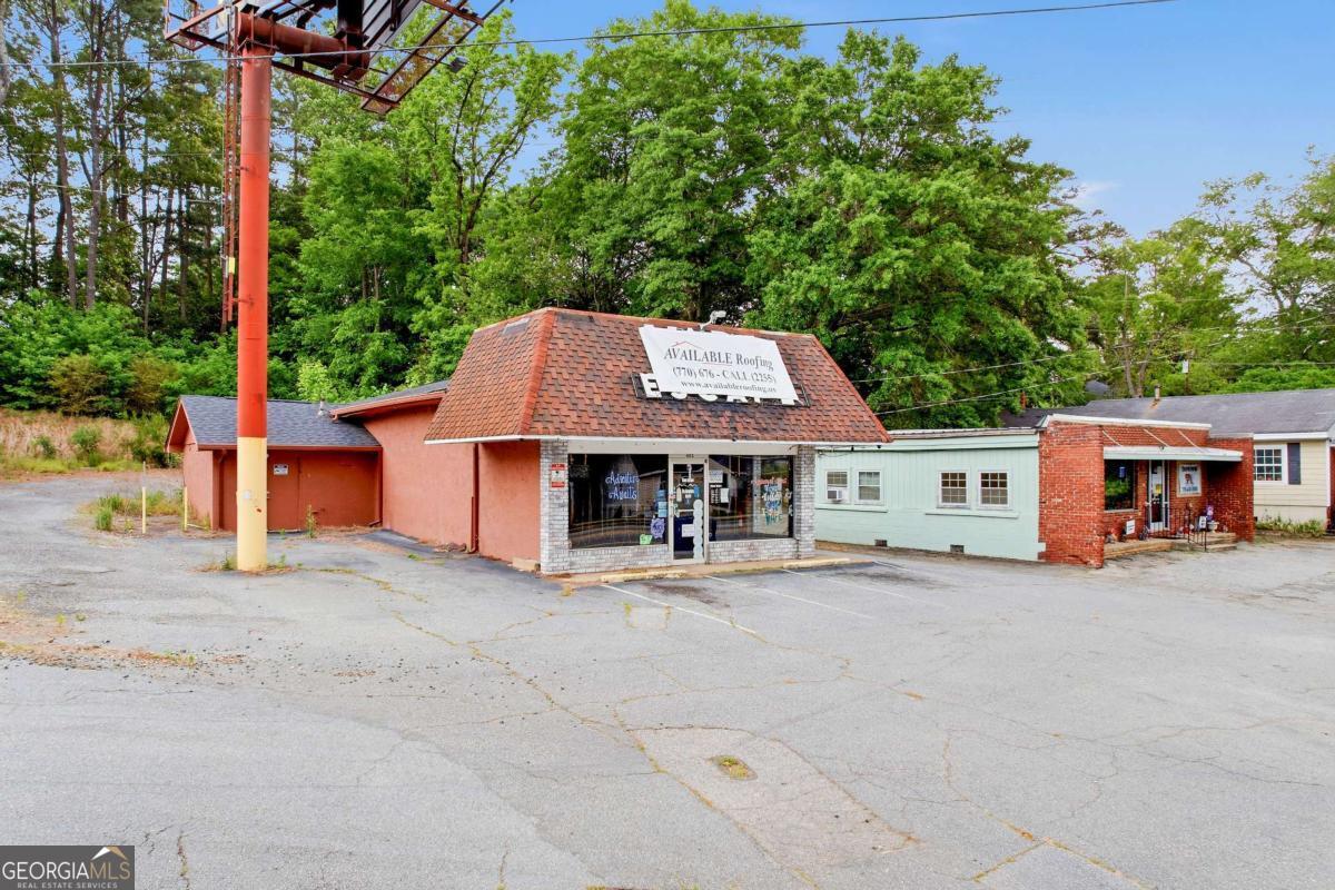 403 W Memorial DR