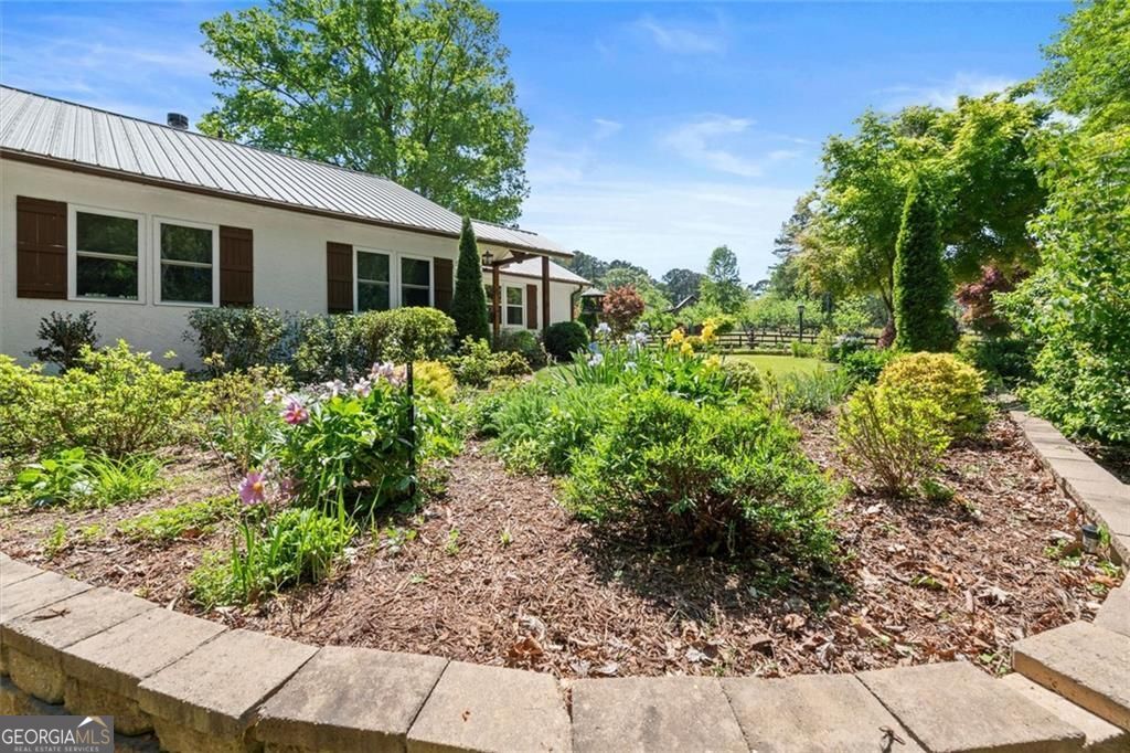 155 Crowe RD