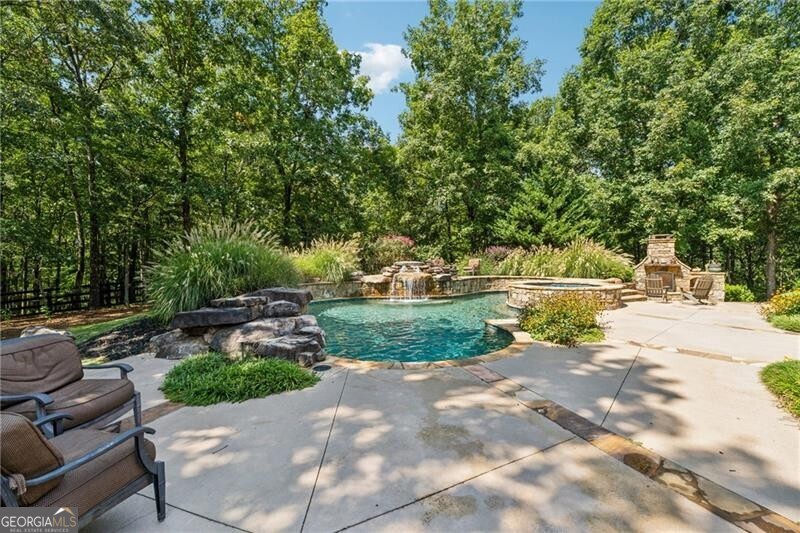 Ball Ground, Georgia 30107, United States, 5 Bedrooms Bedrooms, ,7 BathroomsBathrooms,Residential,Pending,45668