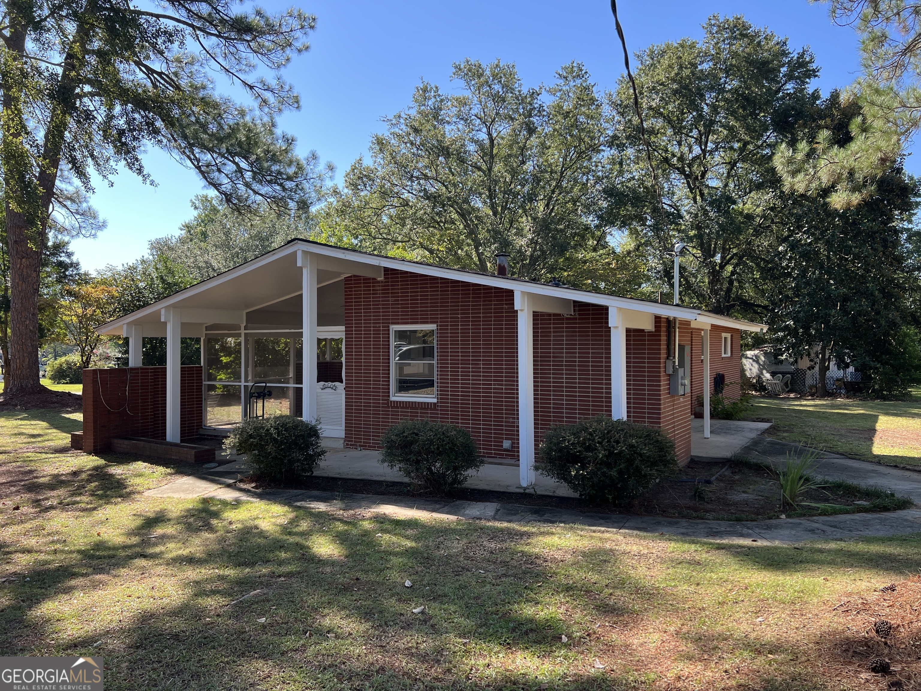 Recently renovated home: new roof, HVAC, appliances, paint & floor coverings. Close to Hillburn Park Ballfields & playground, & convenient to shopping, restaurants, entertainment, and more. Corner lot with screened in back porch & storage shed/building. Laundry room is accessed from the front porch but a door could be added to access from the living room. Act fast to secure this home! Not available for rent.