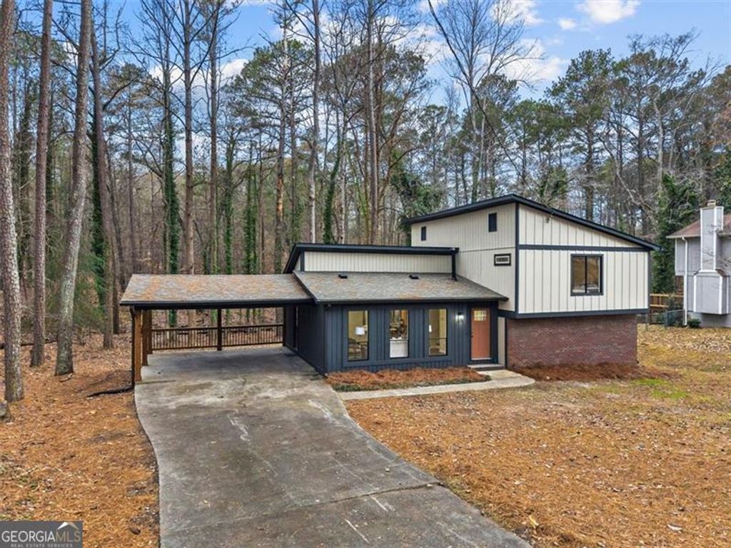 Photo of 480 PINEBURR Lane, Stone Mountain, GA 30087 (MLS # 10655755)