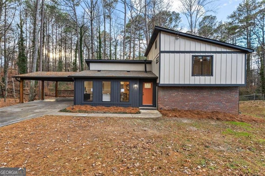 Photo of 480 PINEBURR Lane, Stone Mountain, GA 30087 (MLS # 10655755)