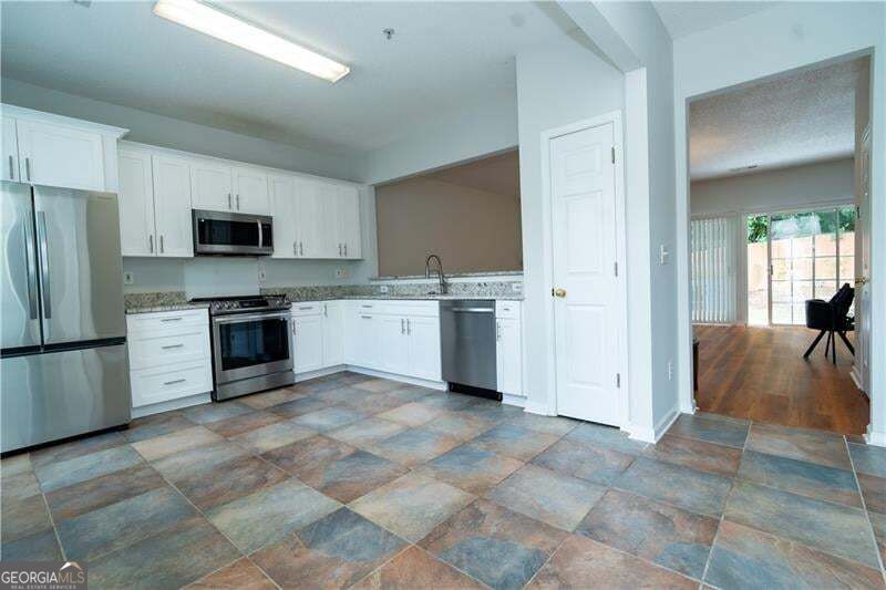 2766 Ashleigh LN