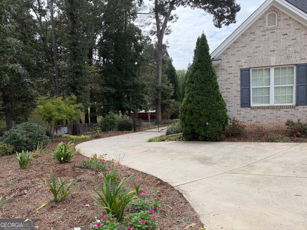 Photo of 3815 Hilldale Road, oakwood, GA 30566 (MLS # 10852753)
