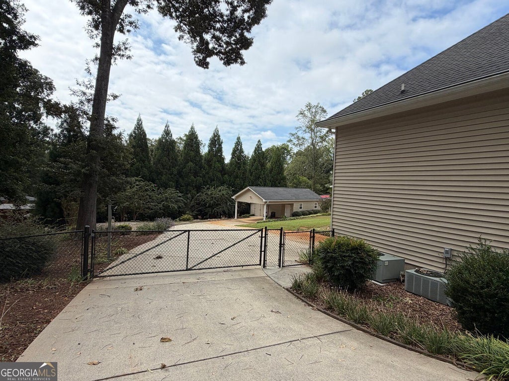 Photo of 3815 Hilldale Road, oakwood, GA 30566 (MLS # 10852753)