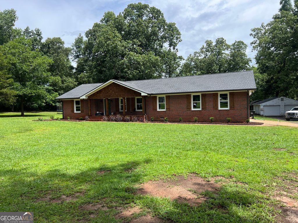 Photo of 104 E Oak Street, Luthersville, GA 30251 (MLS # 10793309)