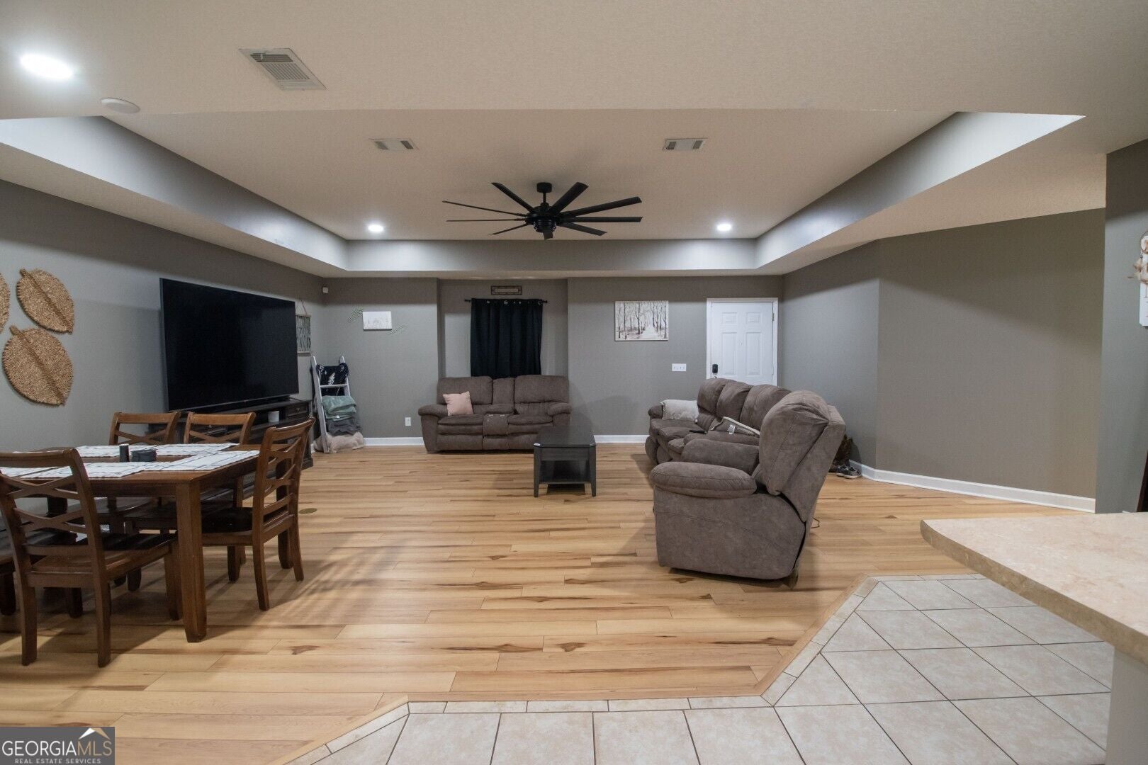 4024 MEADOW CIR