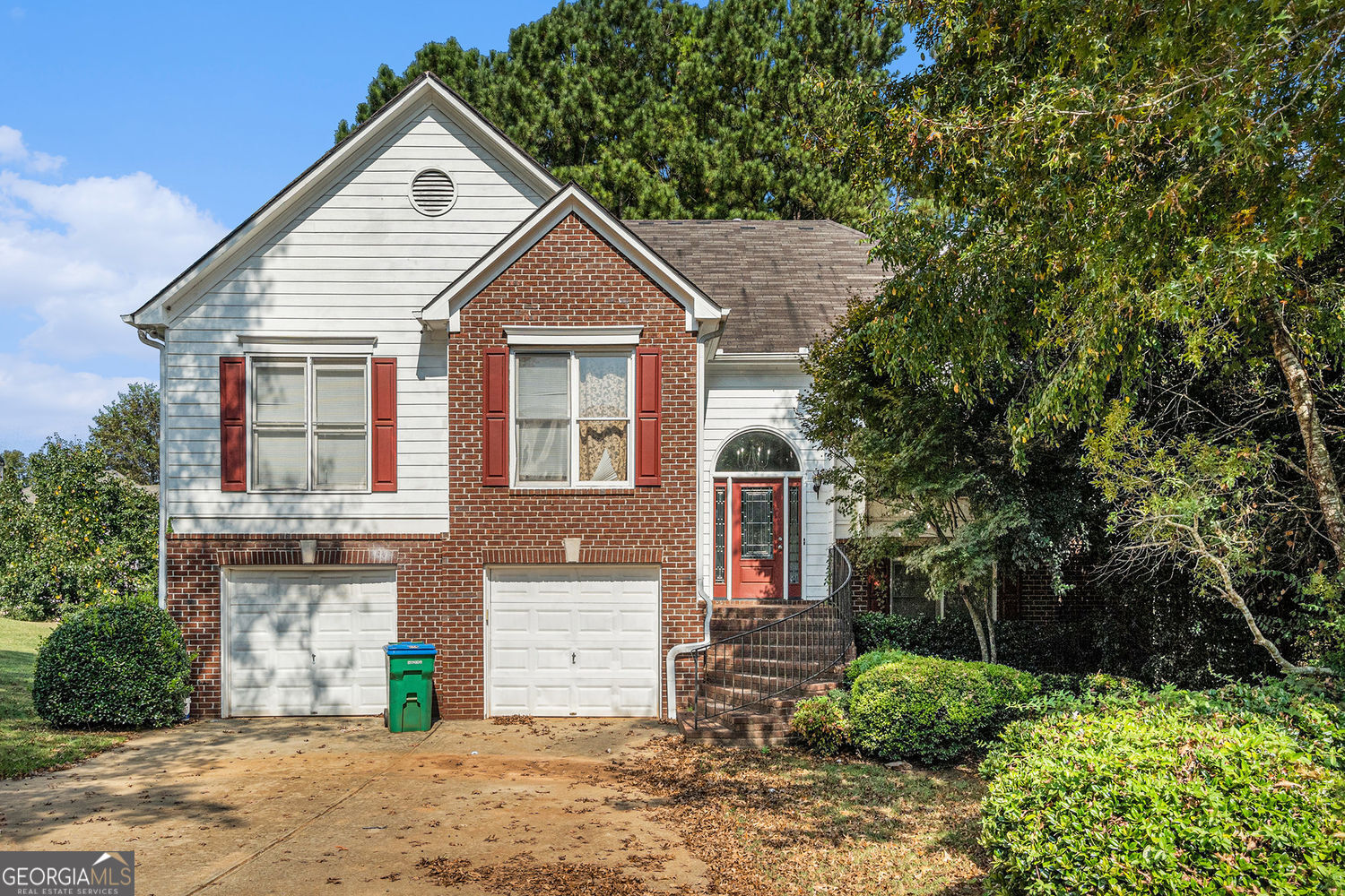 Welcome to a great opportunity in Worthington Oaks! This split-foyer home offers 5 bedrooms and 3 full baths with incredible potential. Inside, you'll find a vaulted living room with a cozy gas fireplace, a separate but open dining room, and a kitchen with cherry wood-stained cabinets, all ready for your updates and personal touch. The spacious primary suite features vaulted ceilings, a sitting area, and a bathroom with dual vanities, while two additional bedrooms and a full bath complete the main level. The finished basement provides even more living space with 2 bedrooms and another full bath, perfect for a teen suite, extended family, or a private office setup. Outside, the fenced backyard offers endless possibilities to create your ideal outdoor retreat. With no rental restrictions, this property is a rare find-offering the flexibility to renovate and flip, rent, or customize into your dream home while building instant equity.