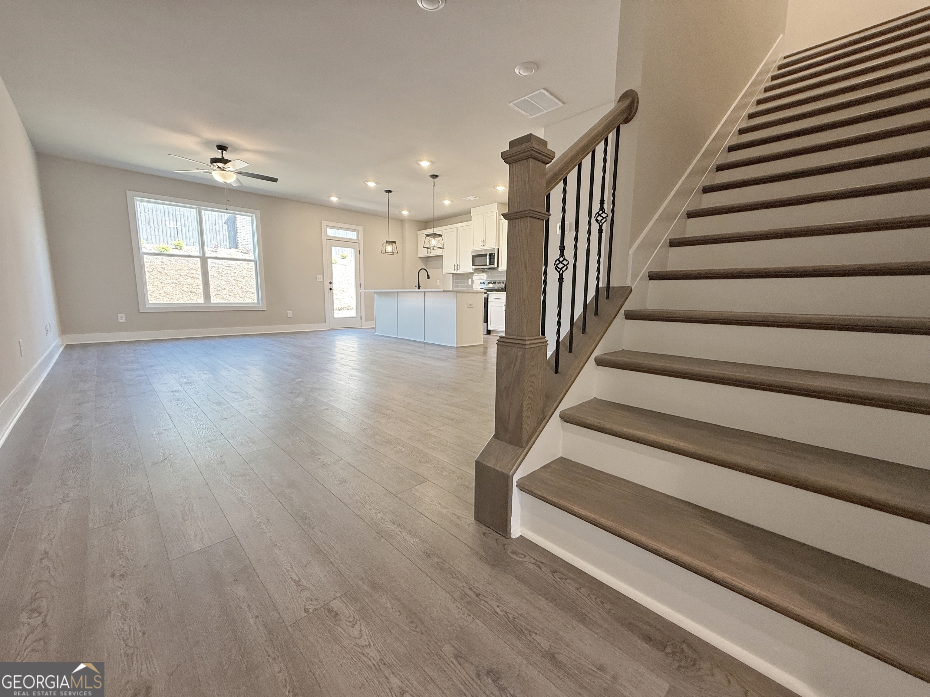 5706 Urban Village WAY 4
