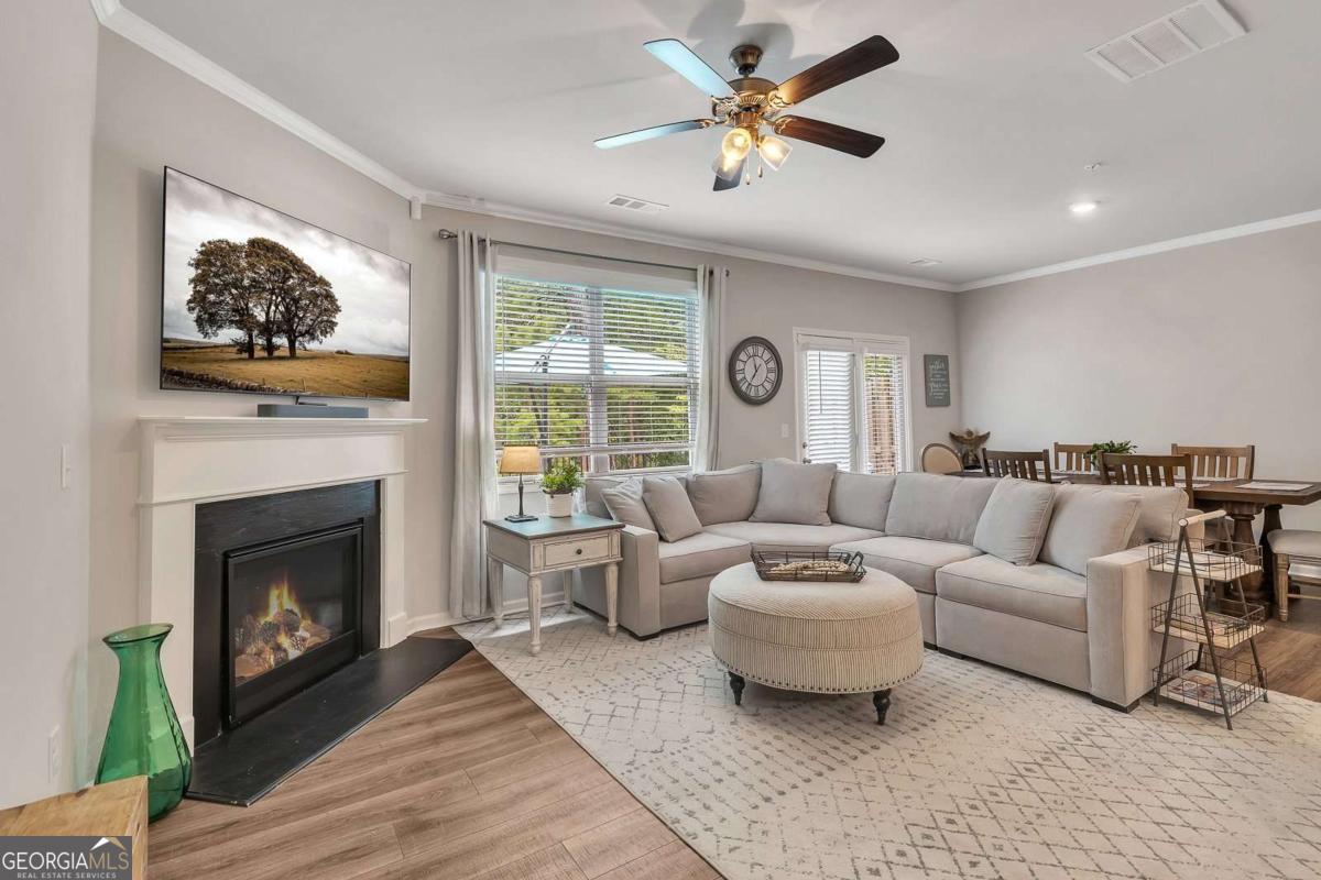 738 Woodstock Grove DR