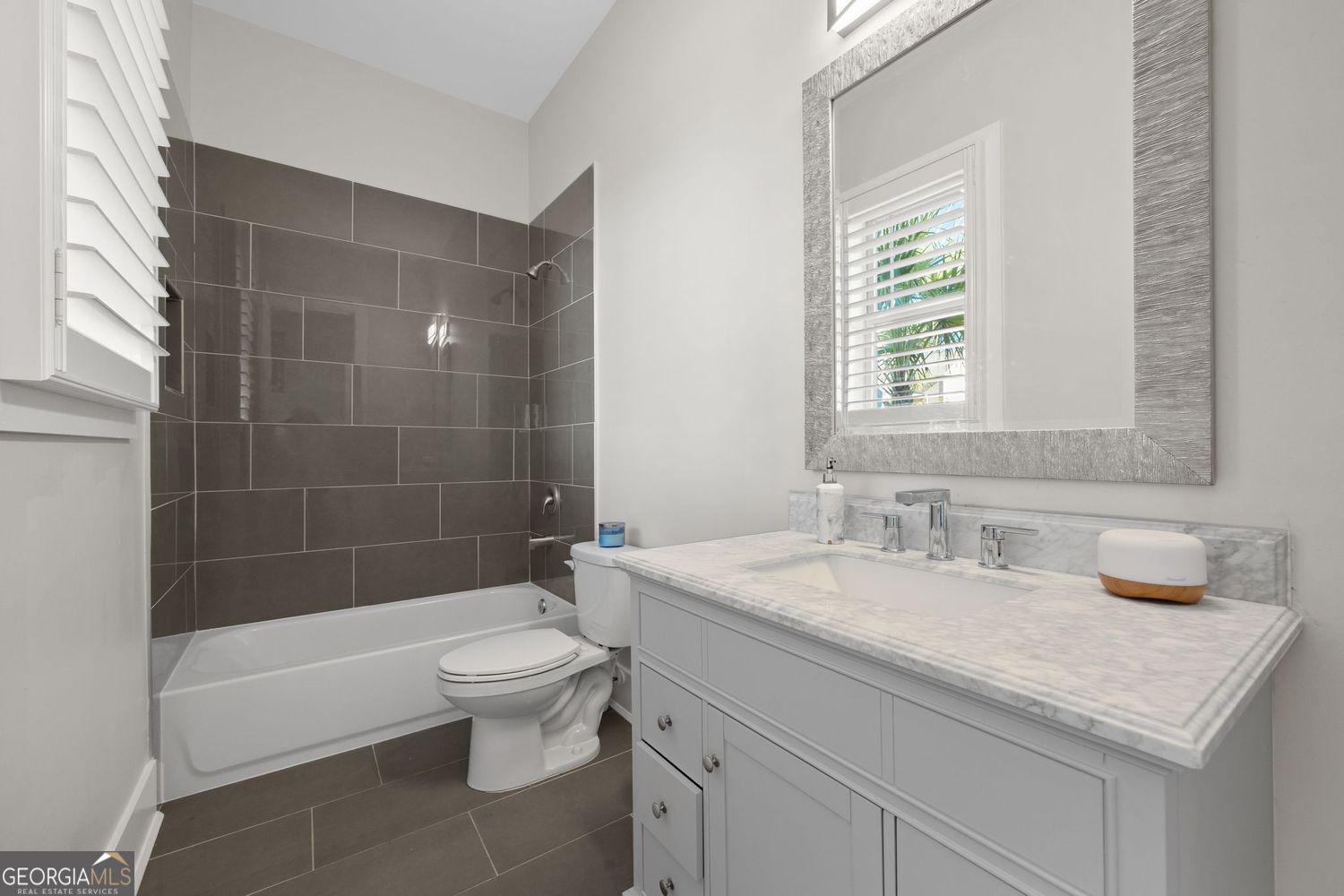 Fayetteville, Georgia 30214, United States, 5 Bedrooms Bedrooms, ,5 BathroomsBathrooms,Residential,Active,236385