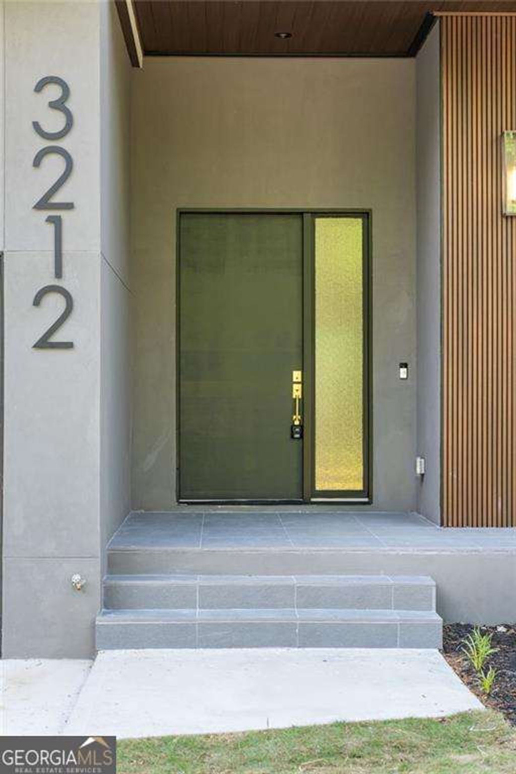 Photo of 3212 Towerview Drive NE, Atlanta, GA 30324 (MLS # 10739961)