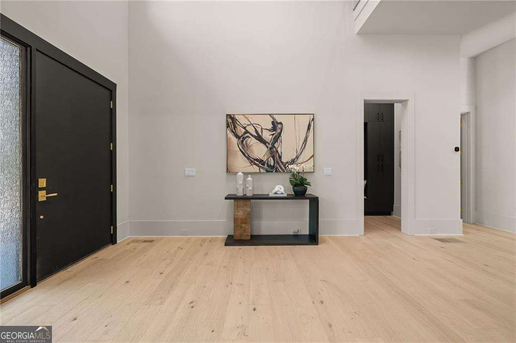 3212 Towerview DR NE