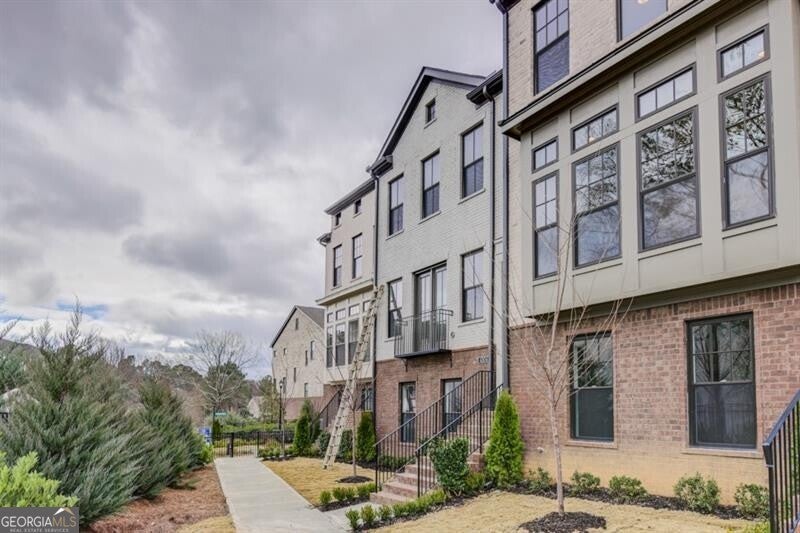 4304 Walsh DR