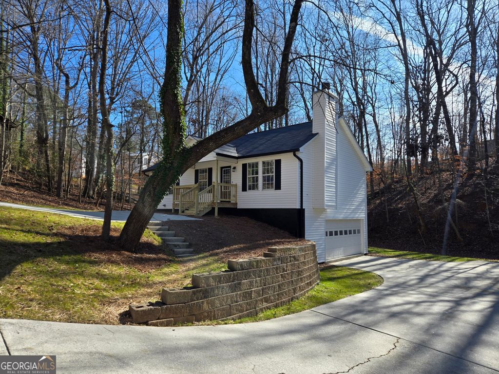 Photo of 3101 Arrowhead Drive, Gainesville, GA 30506 (MLS # 10661241)