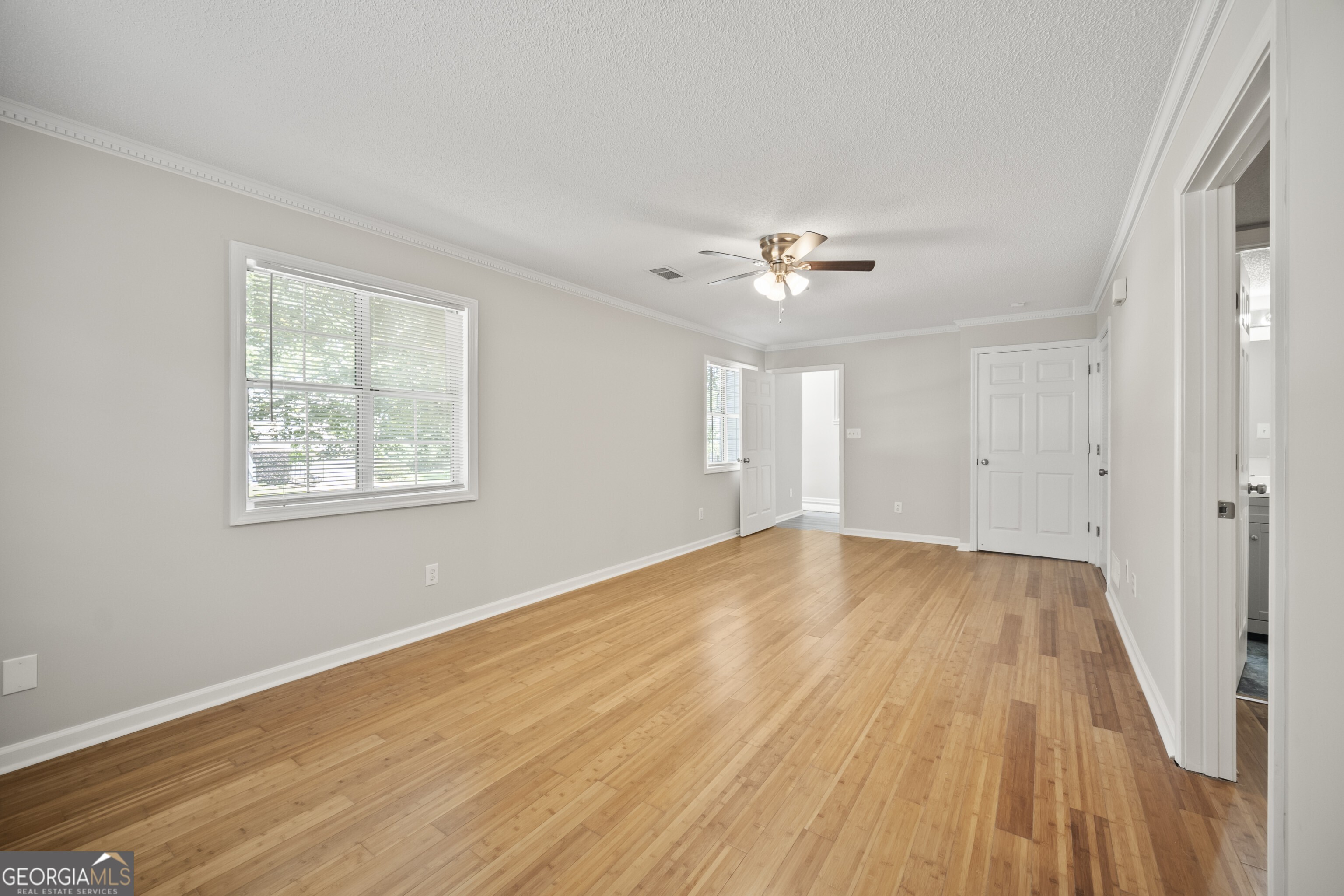 990 Trestle DR
