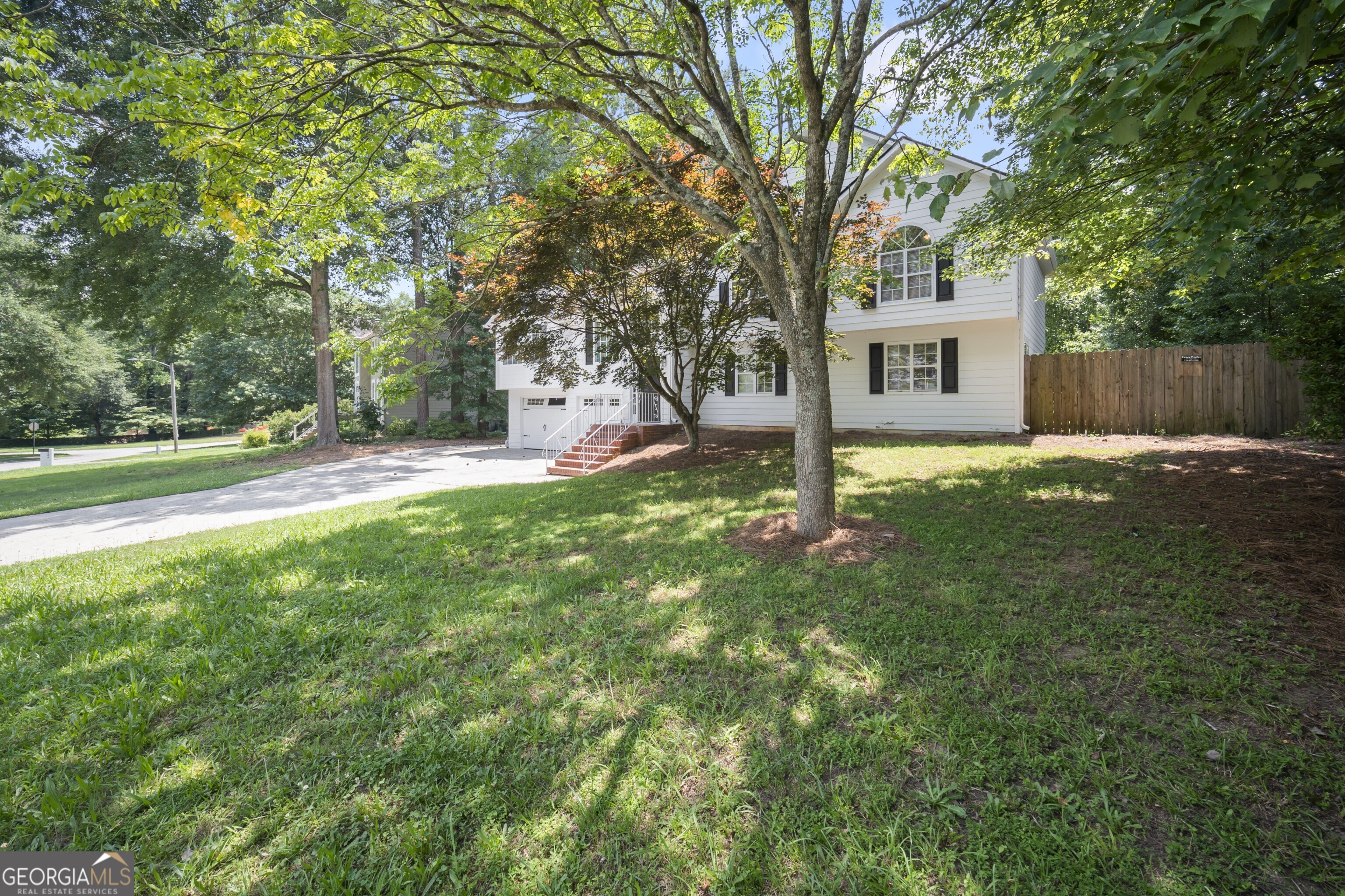 990 Trestle DR