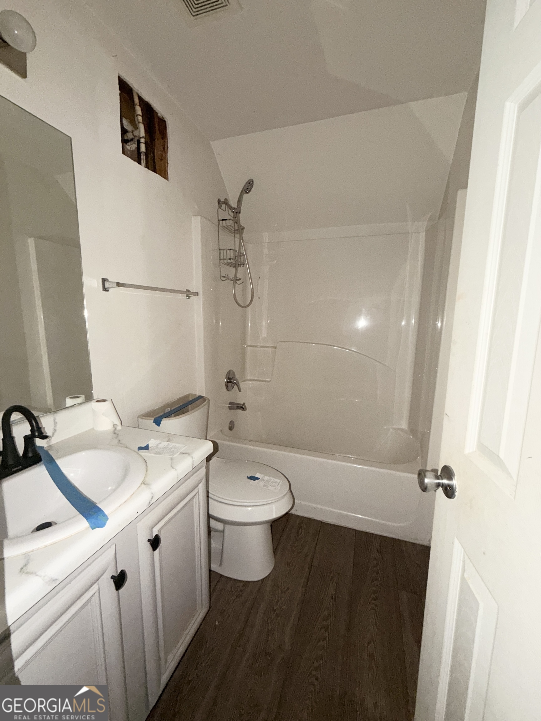 620 Superior WAY