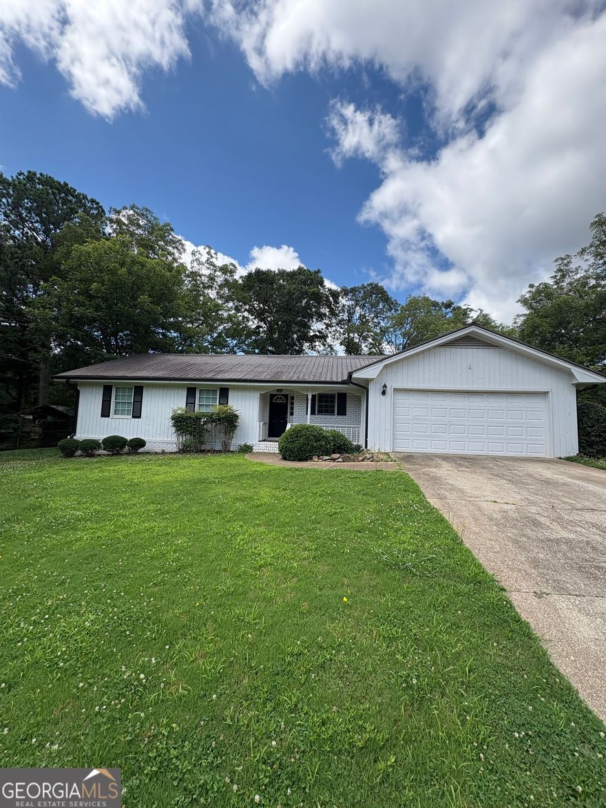Featuring a cozy 3BR/2BA Ranch! There is all luxury vinyl plank flooring (no carpet), granite countertops, new light fixtures, stainless steel appliances, and a huge back yard! Best of all no HOA!