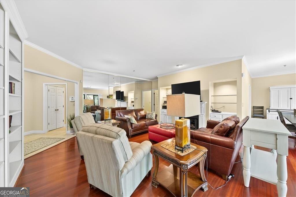 2865 Lenox RD NE 208