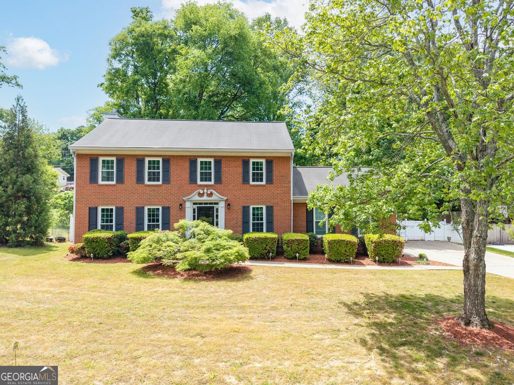 Photo of 2304 Milstead Circle, Marietta, GA 30066 (MLS # 10740372)