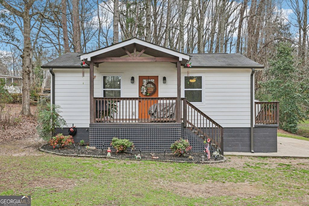 Photo of 5119 Pinecrest Drive SW, Covington, GA 30014 (MLS # 10695060)