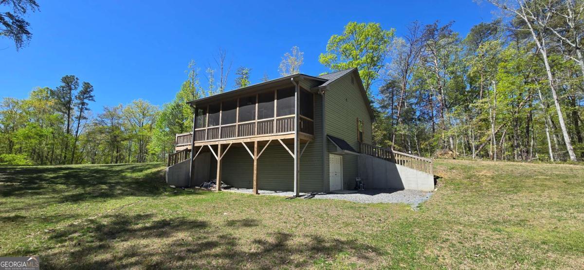 2297 Highway 136 W