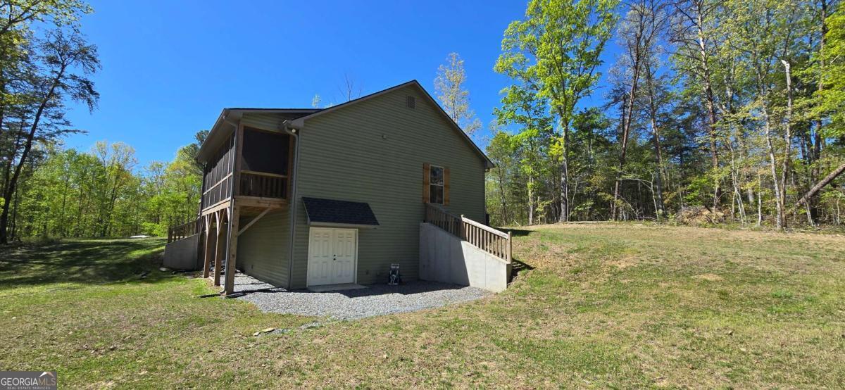 2297 Highway 136 W
