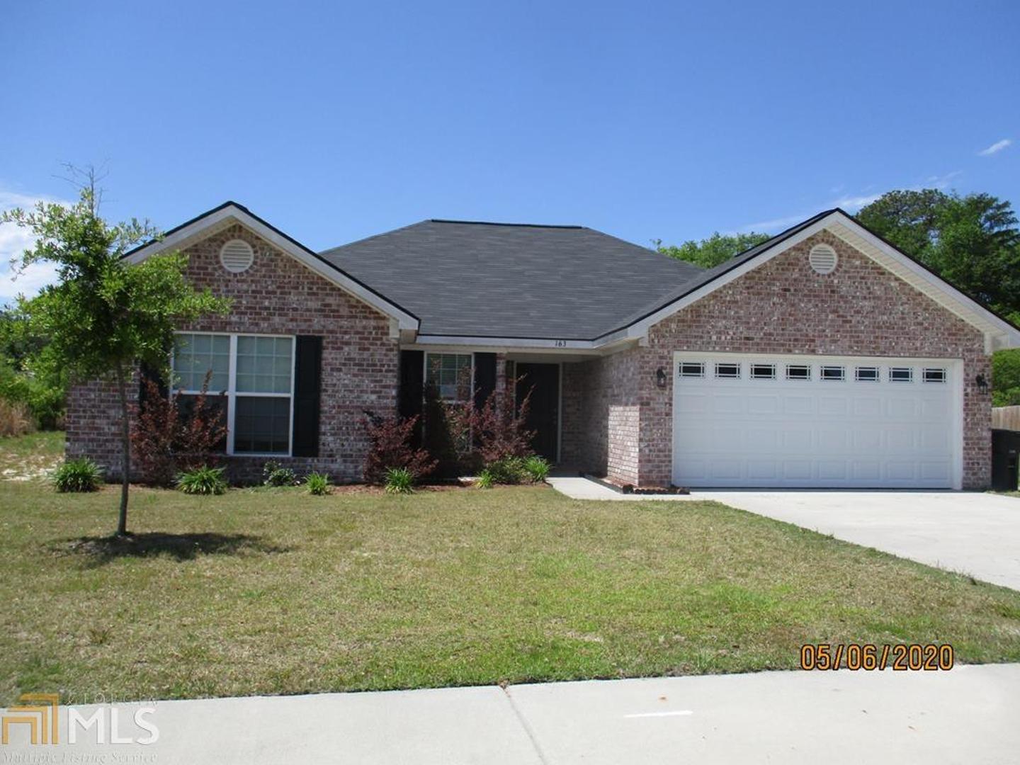 Well maintained home in Griffin Park with 3 br split floor plan. Large eat in kitchen with appliances and rear covered porch. Home is being sold AS-IS. Owner of record is the Secretary of Veteran Affairs. Pre-approval letter or proof of funds dated within 30 days of offer are required and must be for at least the offer amount. Earnest money shall be payable to closing attorney. Buyer shall have 7 day inspection period upon receipt of ratified contract. This property may qualify for seller financing (VENDEE), Property Identifier127583 Listings.VRMCO.com Please use the form loaded under Documents to submit an offer. Equal Housing Opportunity.