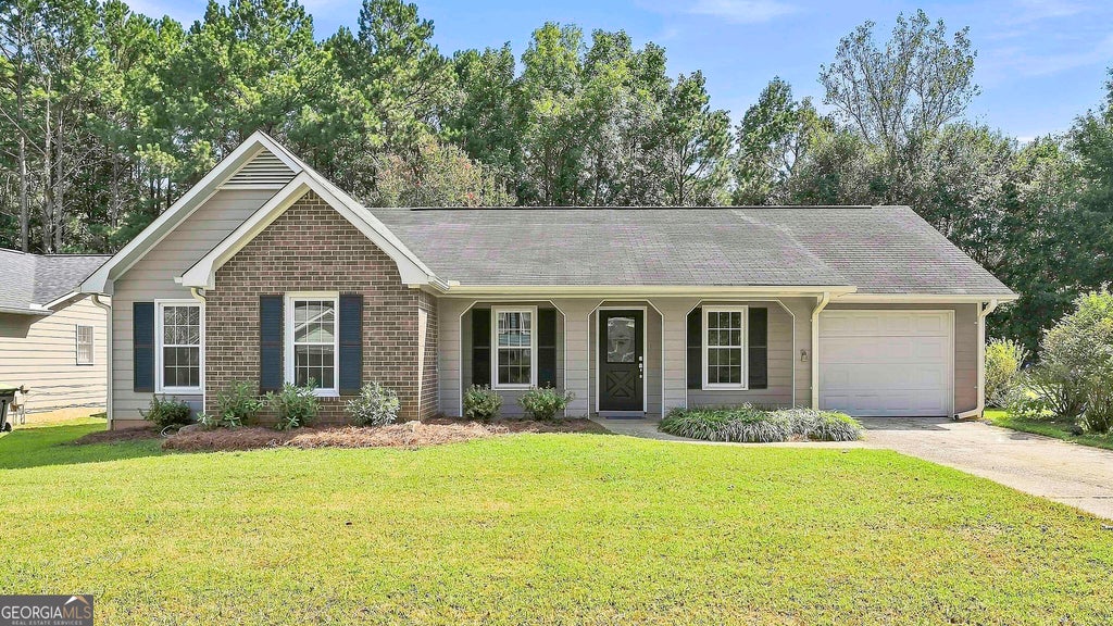 Photo of 295 Cornwallis Way, Fayetteville, GA 30214 (MLS # 10837634)