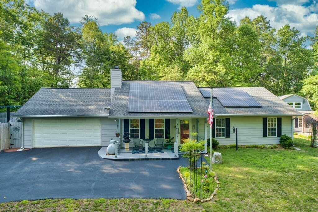 Photo 1 of 44 — 2131 Highway 136 E, Dawsonville, GA 30534