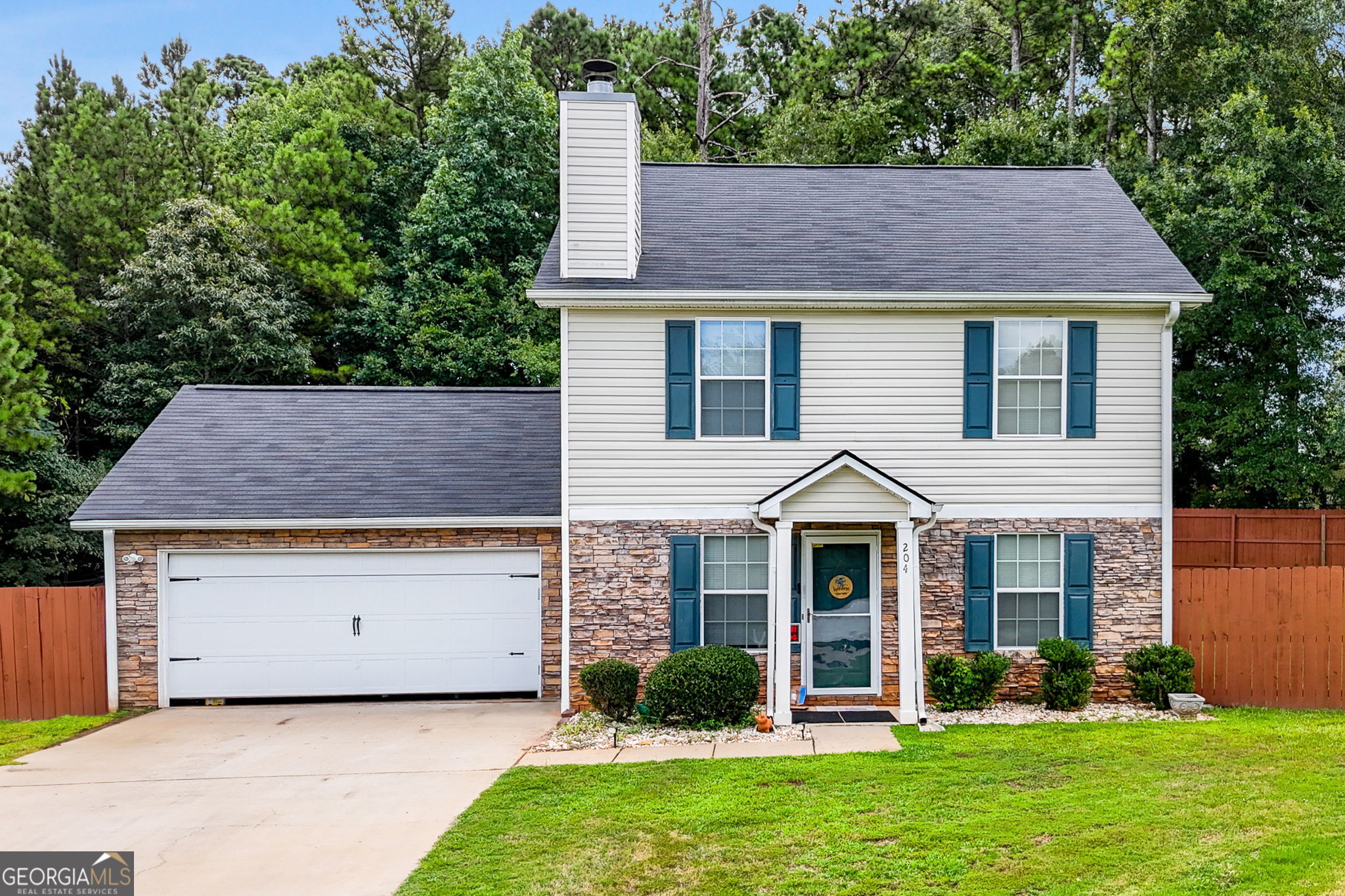 BRAND NEW ROOF INSTALLED 07/16/25 WITH TRANSFERABLE WARRANTY! Welcome to 204 Derek Ct! Situated on 1.13 acres sits a 1,500 sf home featuring 4 bedrooms and 3 full bathrooms. It has a cozy living room with fireplace and kitchen/dining combo in the back. Primary suite on upper level with a walk-in closet, vaulted ceilings, and more. Two secondary rooms are upstairs, but the 3rd is on the mail level near a full bathroom. This is perfect for an in-law, teen, or roommate! The backyard is fenced in for privacy, there is a pergola deck, and a carport for lawn equipment. Plenty of space outdoors for all the summer activities and being located on a quiet cul-de-sac is a plus! Call today to schedule your own private tour and ask about preferred lender incentives as well!