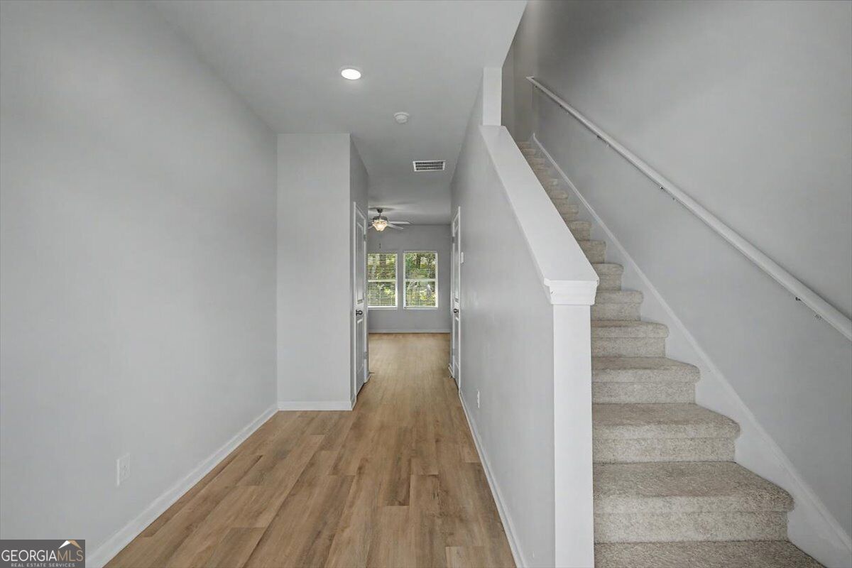 111 Woodside CT