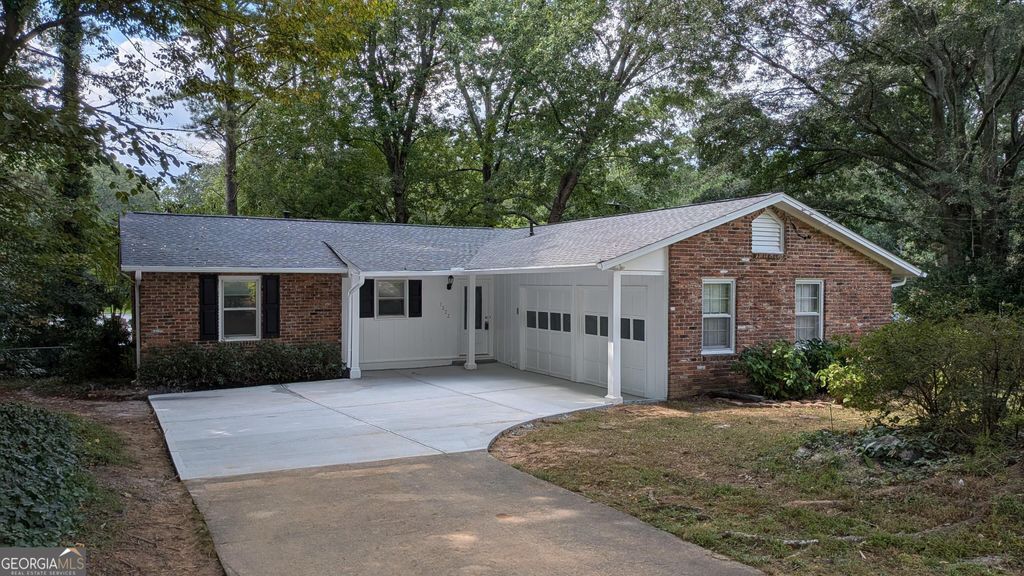 Photo of 1222 Laurel Hill Drive, Decatur, GA 30033 (MLS # 10680264)