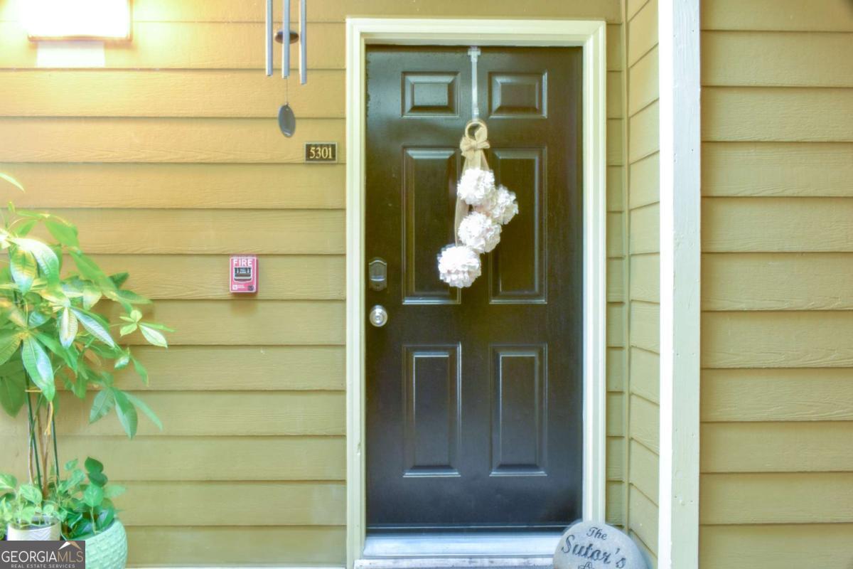 5301 Walden Park DR 5301