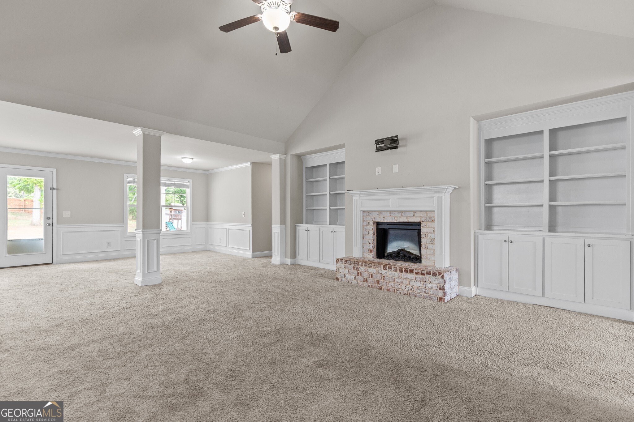 320 Lokeys LN