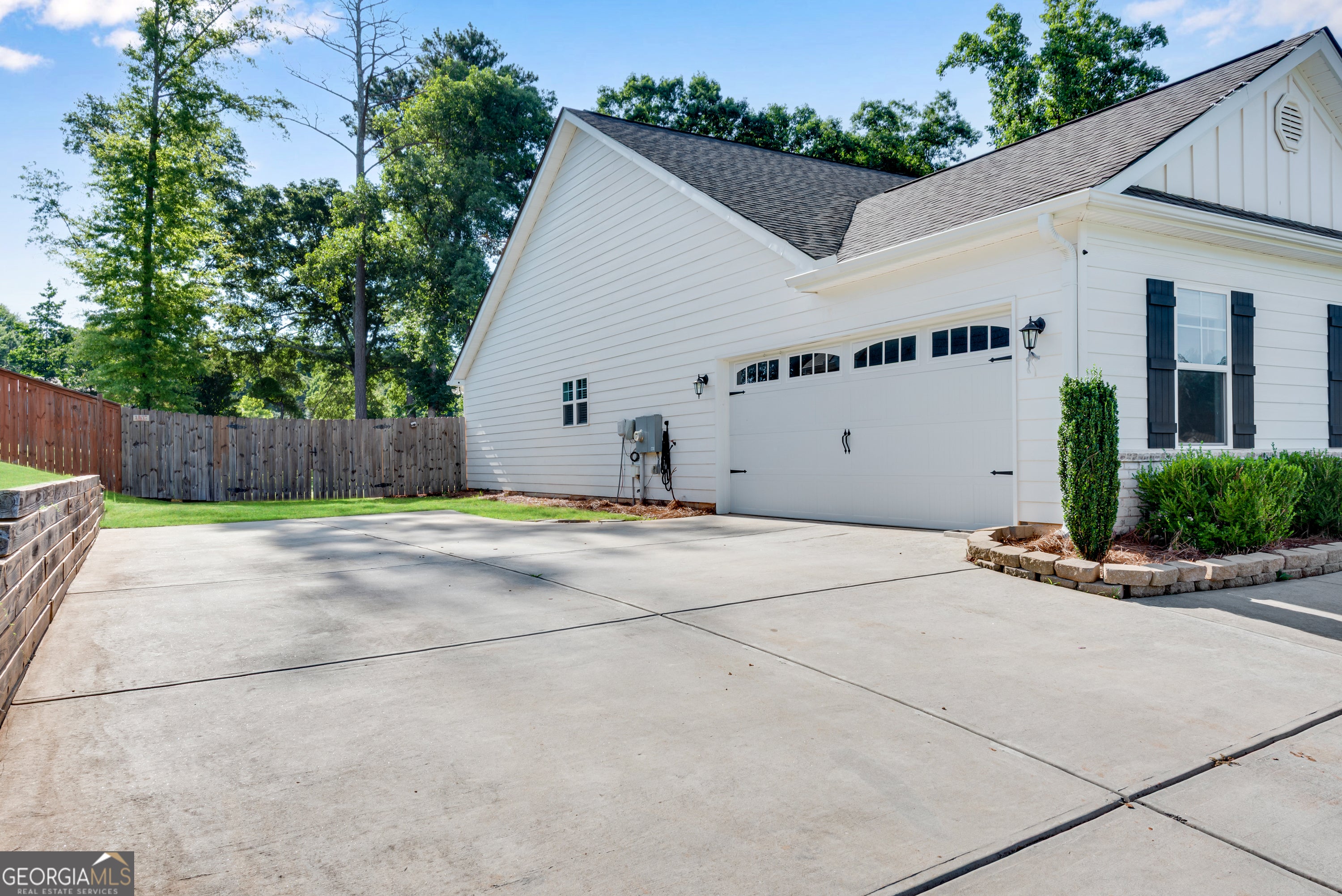 320 Lokeys LN