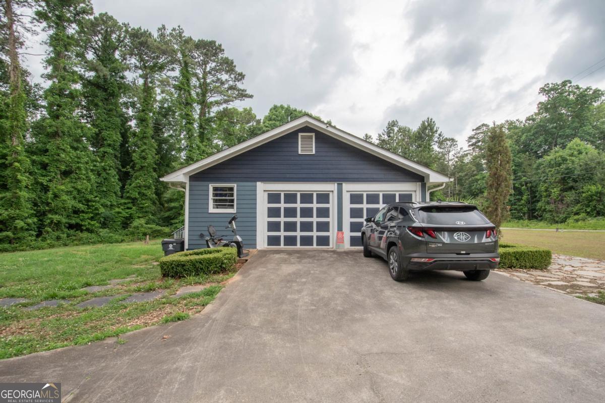 555 White RD