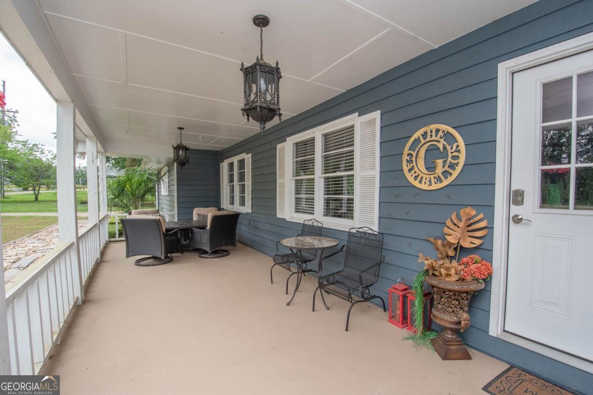 555 White RD