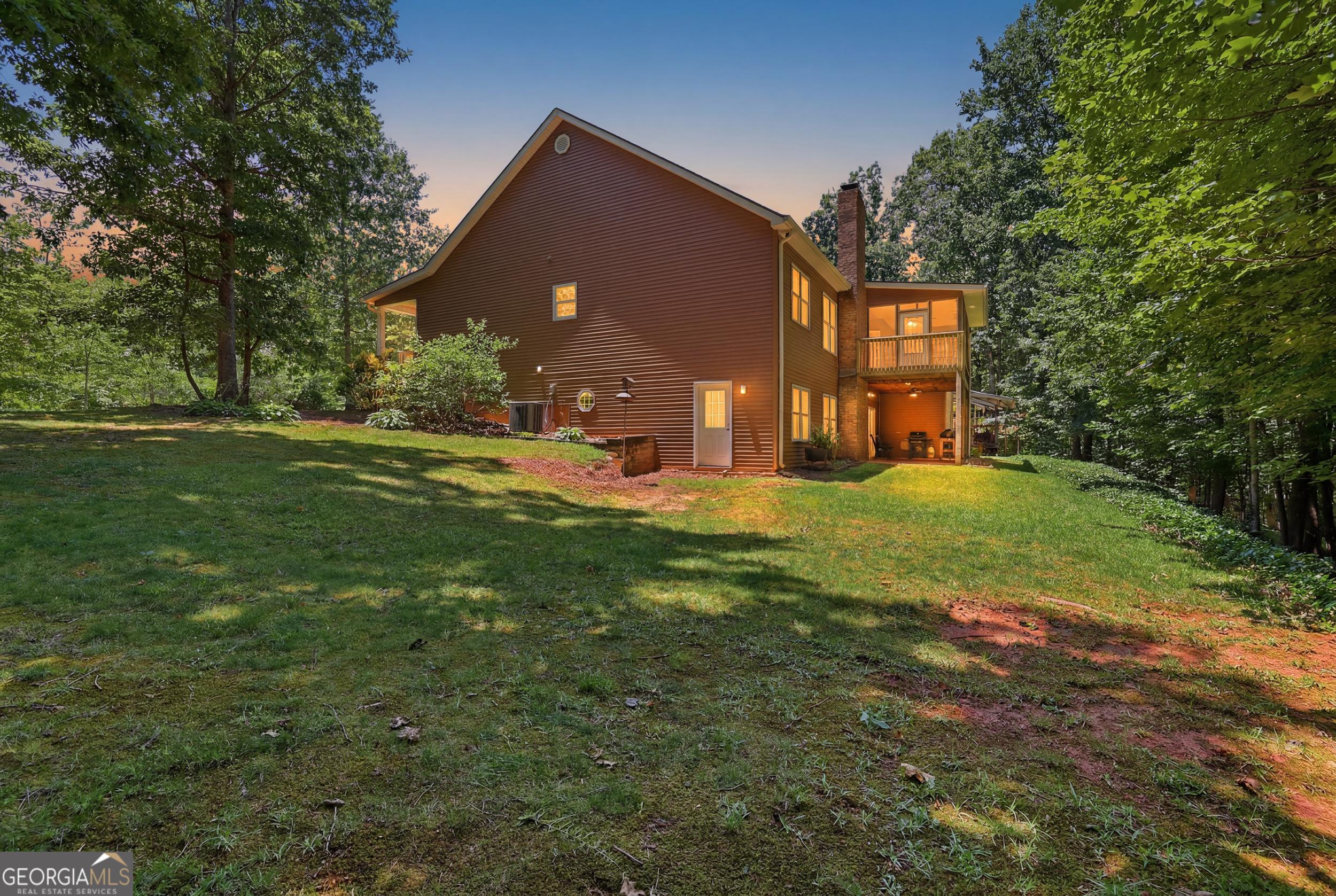 8721 Skitts Mountain RD