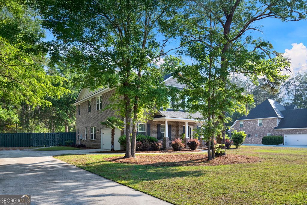 Photo of 525 Dalcross Drive, Richmond Hill, GA 31324 (MLS # 10740938)