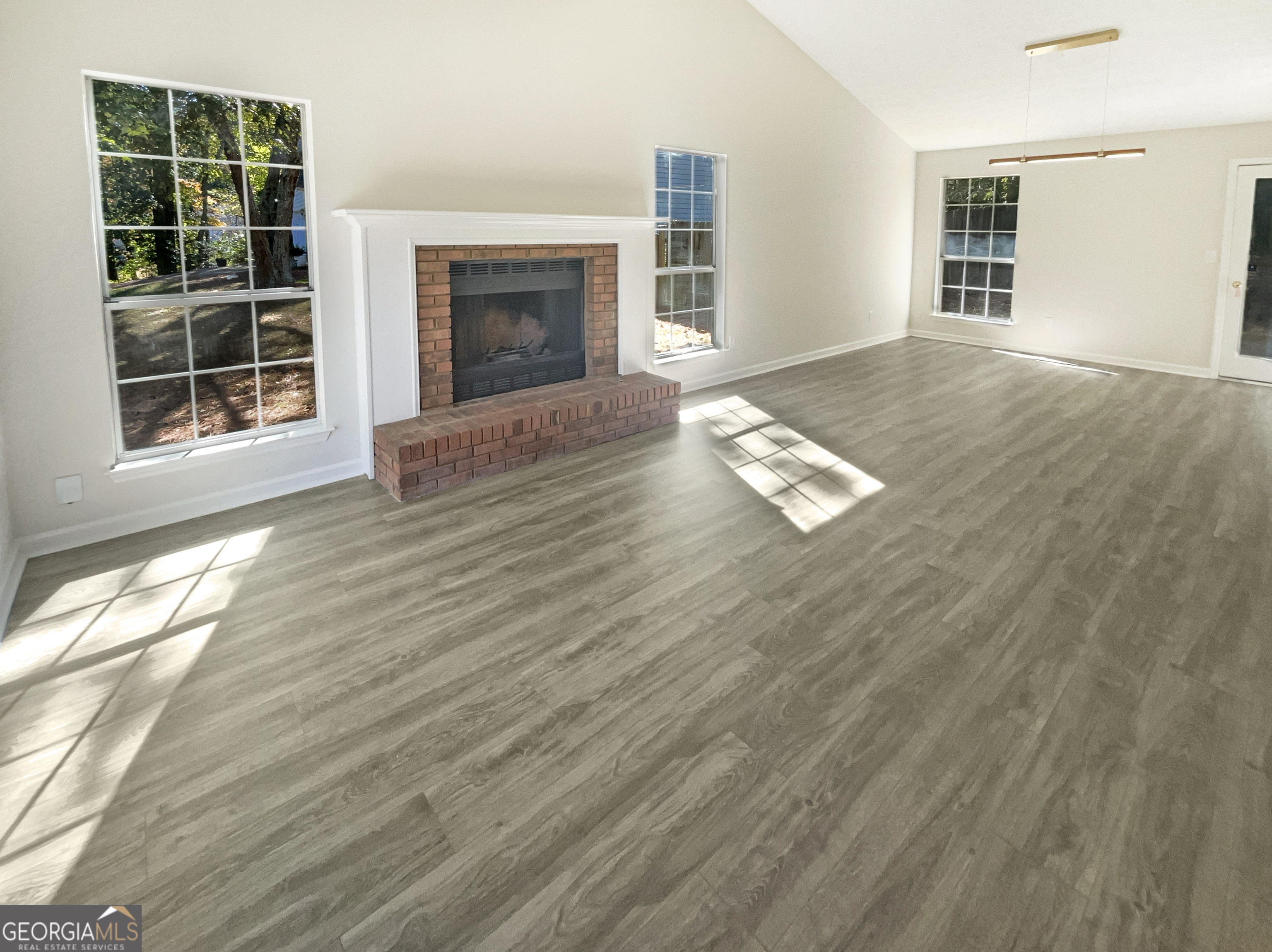1281 Parkwood Chse
