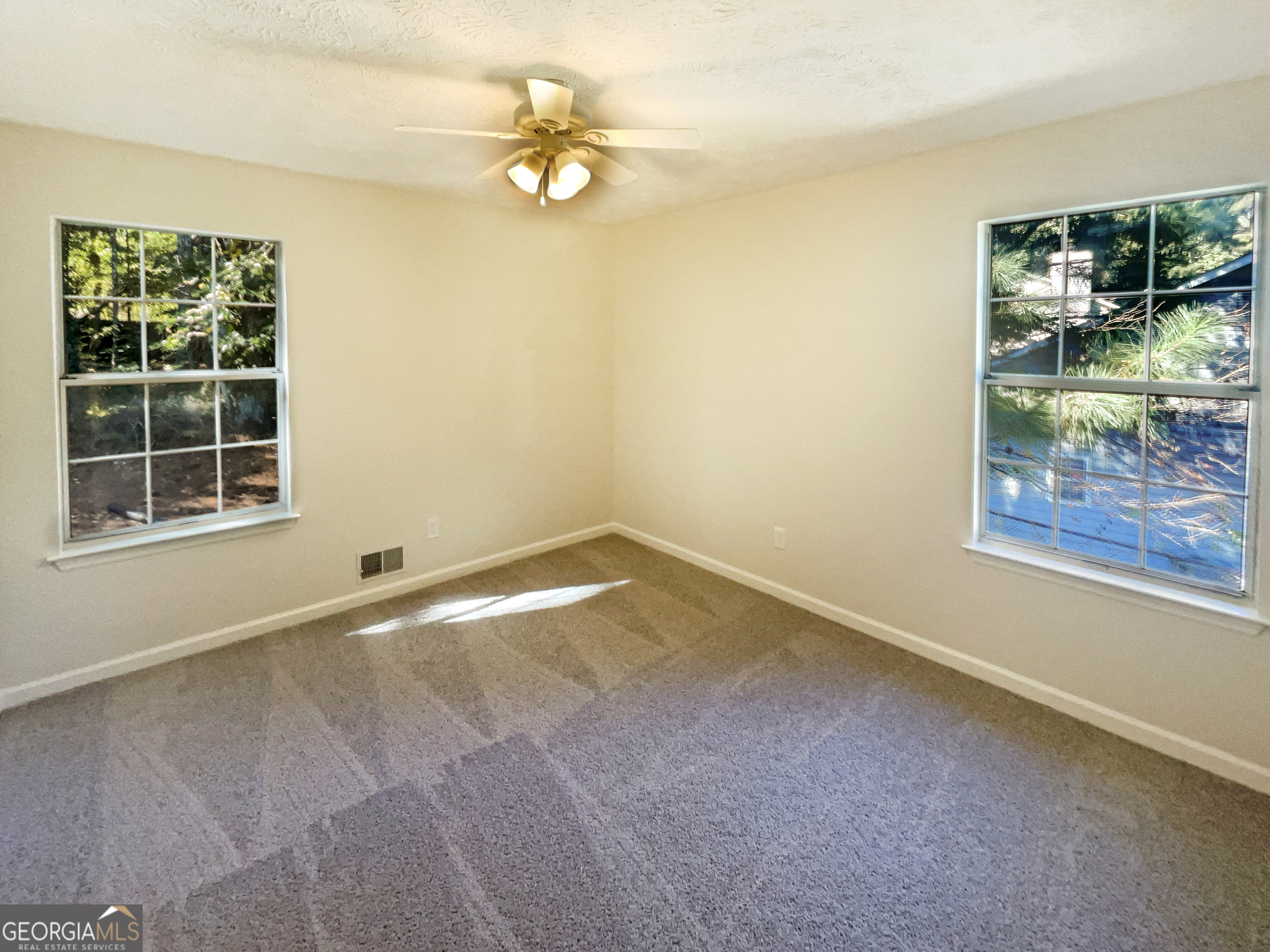 1281 Parkwood Chse