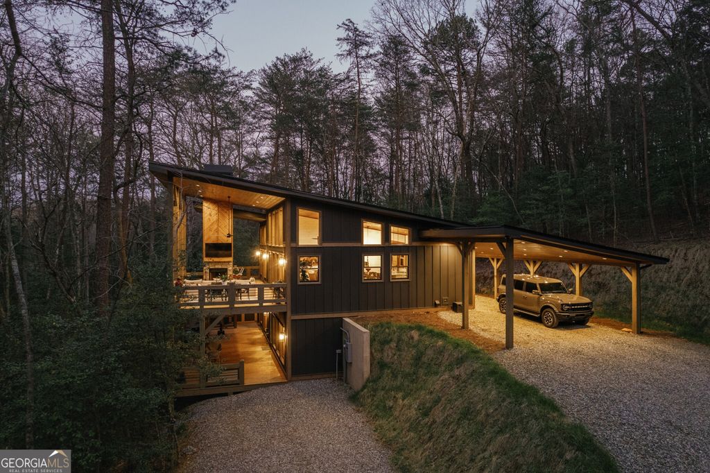 Photo of 171 Huckleberry Lane, Mineral Bluff, GA 30559 (MLS # 10731275)