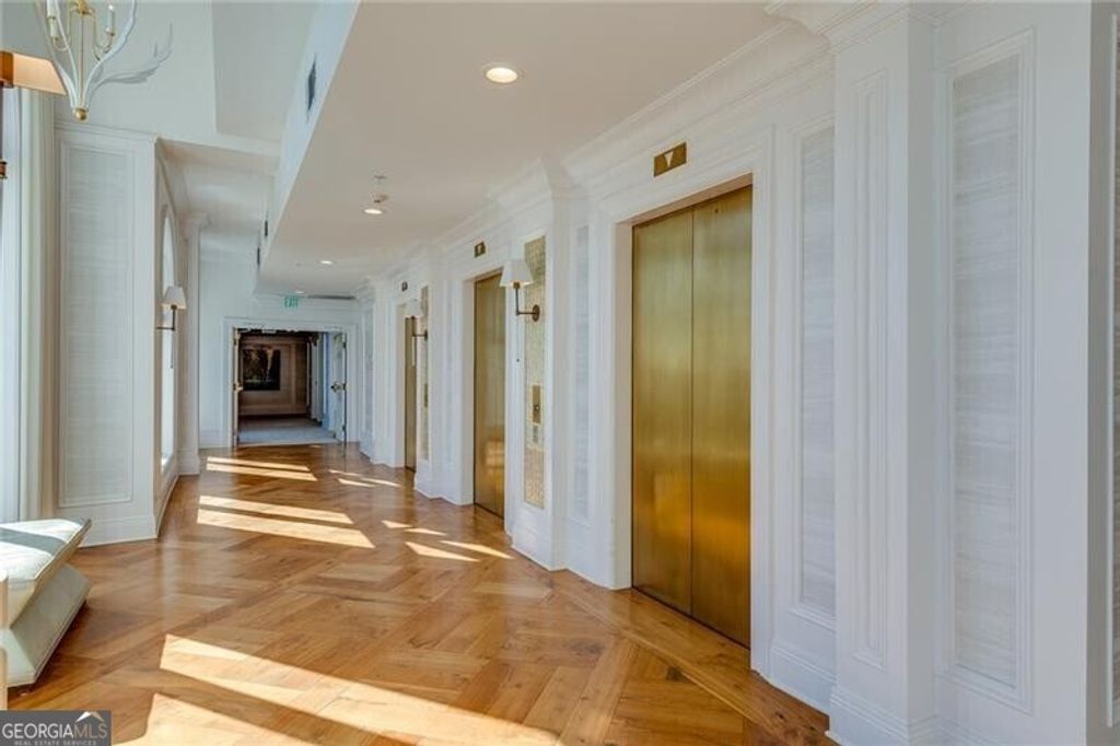 Photo of 3334 Peachtree Road NE #1905, Atlanta, GA 30326 (MLS # 10680392)