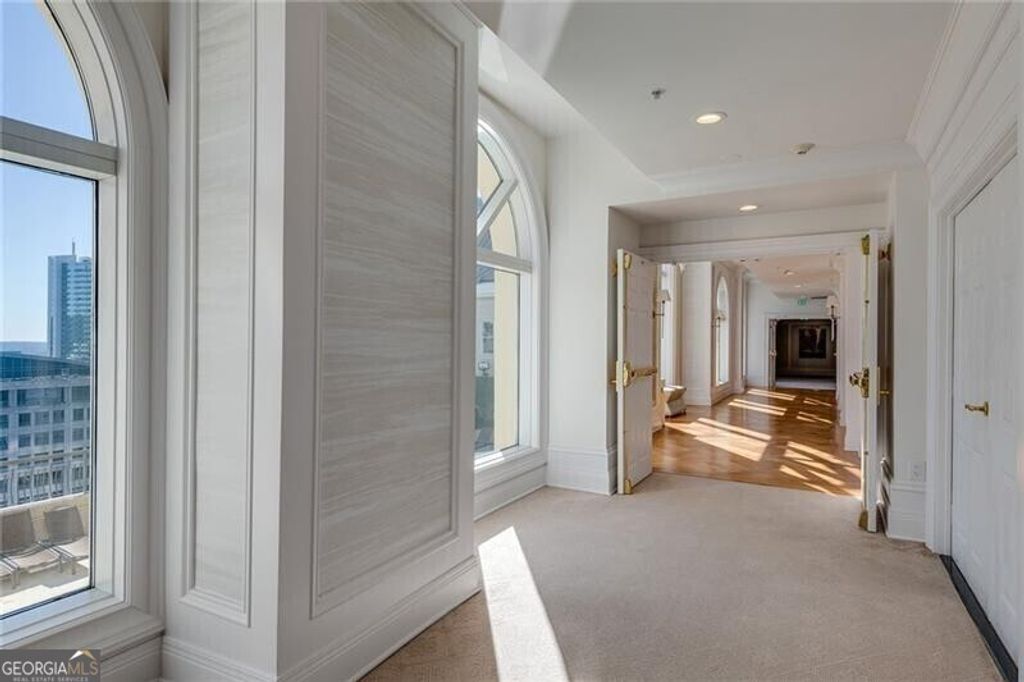 Photo of 3334 Peachtree Road NE #1905, Atlanta, GA 30326 (MLS # 10680392)