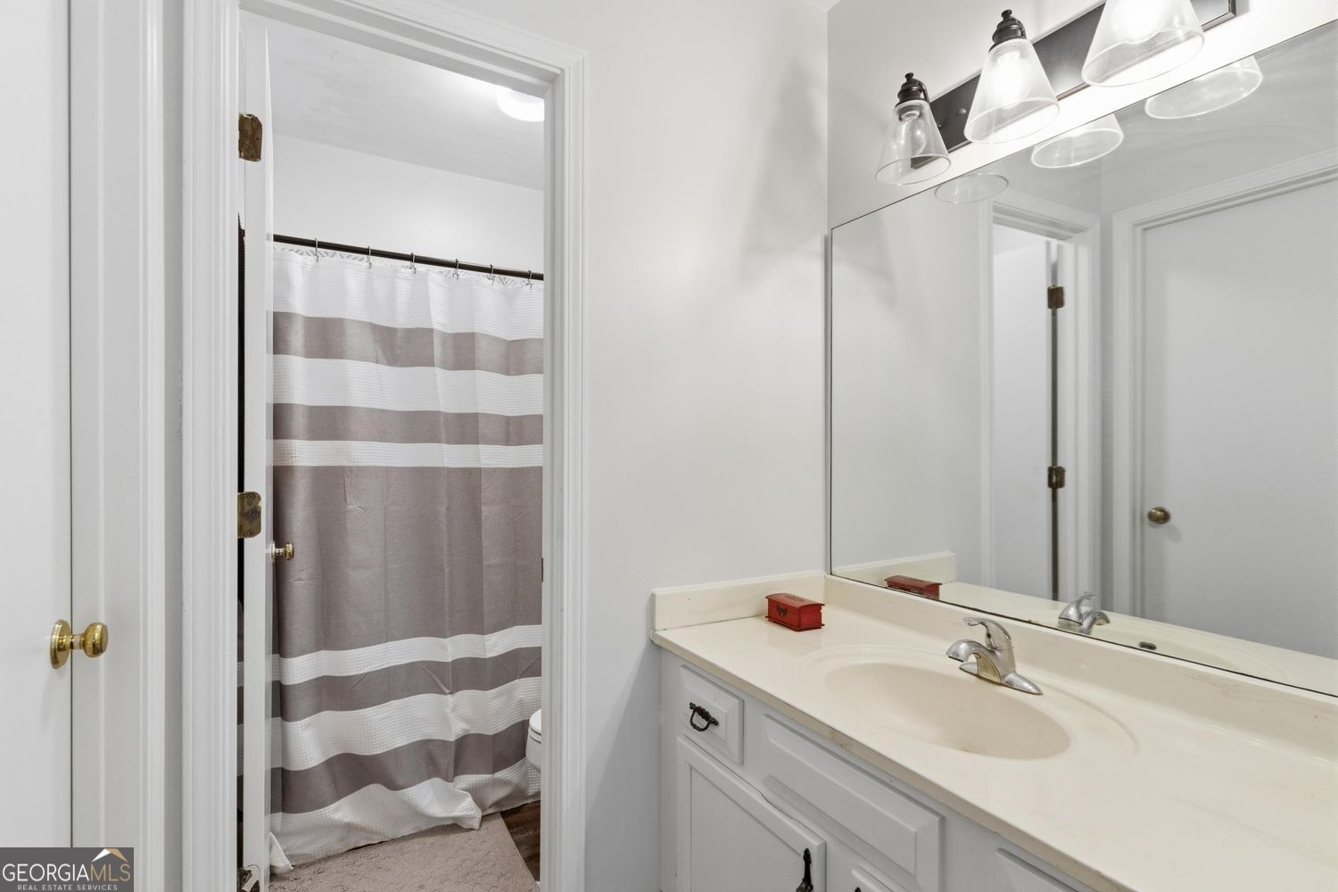 CANNON GATE CONDOS - Residential