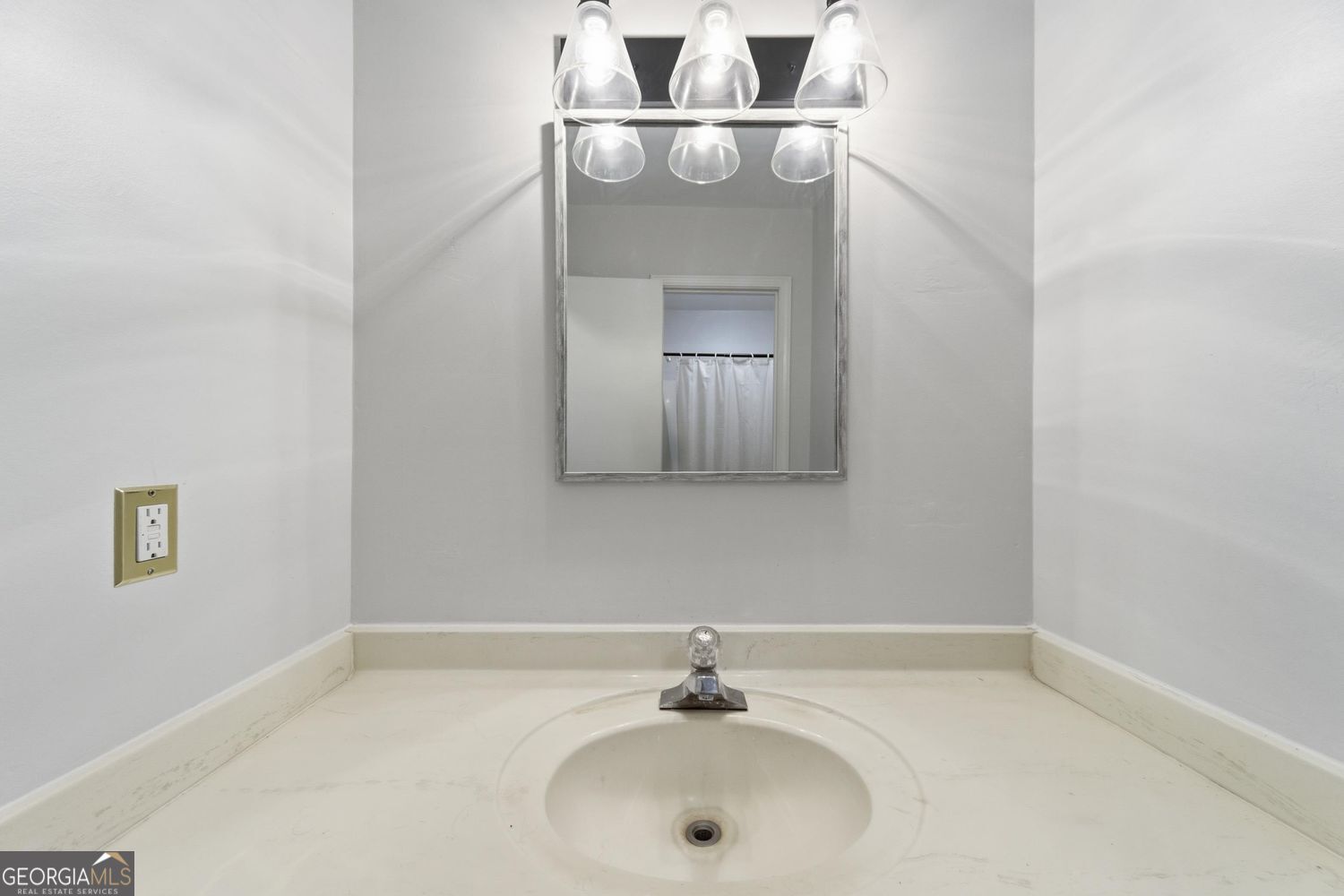 CANNON GATE CONDOS - Residential